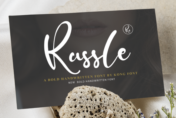 Russle: A Handwritten Font for Creative Projects